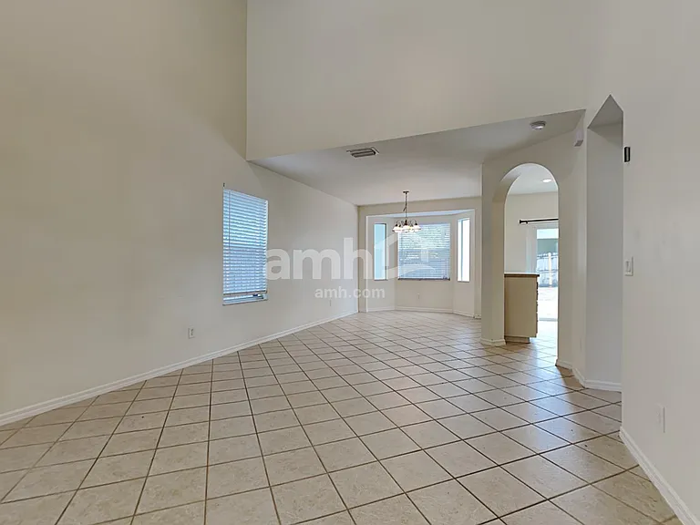 1002 Harvest Moon Dr — Photo 6