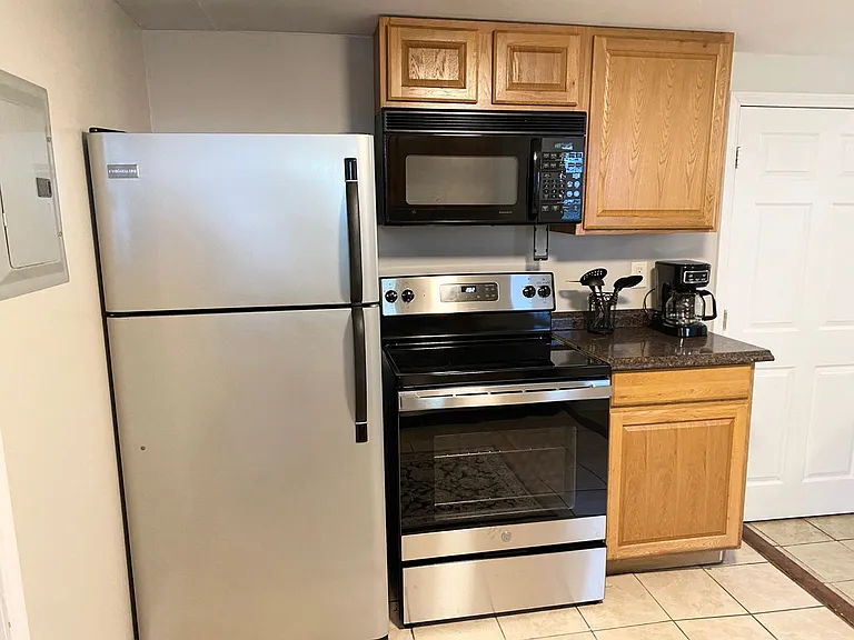 1100 South Ave — Photo 33