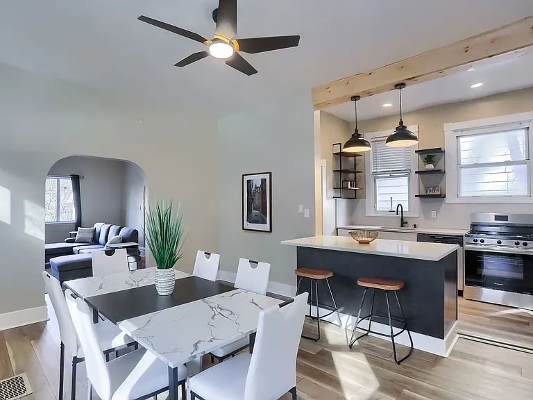 513 Grace St — Photo 13