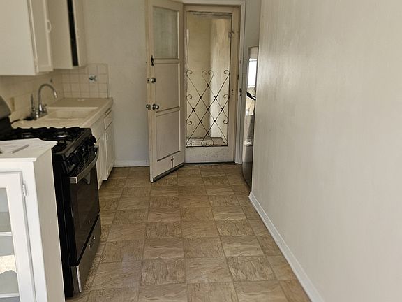 5th image of 331 S Cochran Ave #6