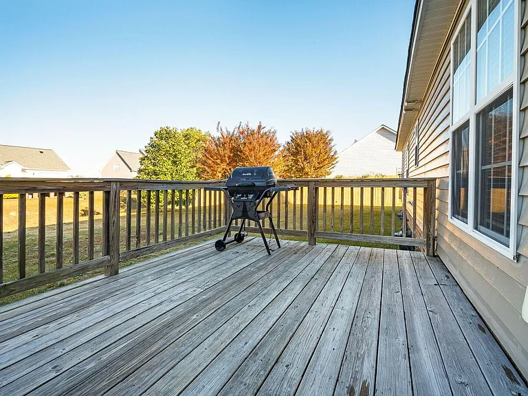 2705 Tonya Ct — Photo 9