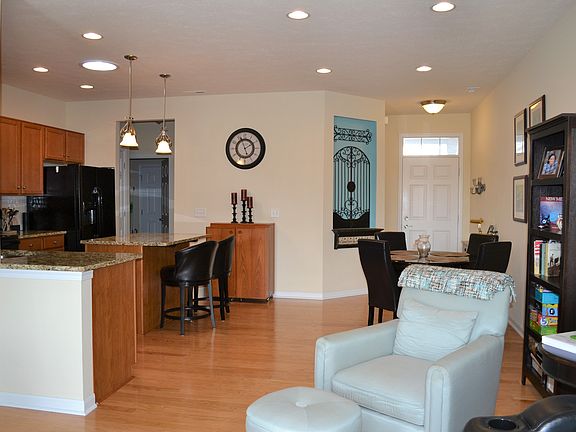 3rd image of 1315 Grovesedge Dr