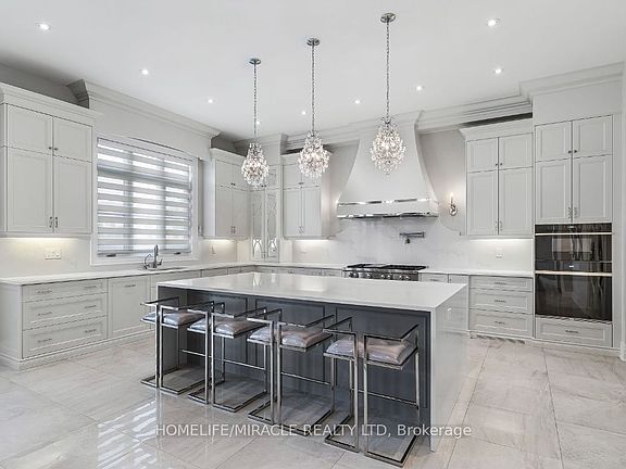 5th image of 320 Torrey Pines Rd