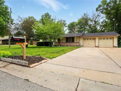 1172 S Delaware Dr, Tonganoxie, KS, 66086