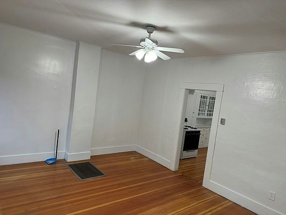 2nd image of 105 Earl Ave