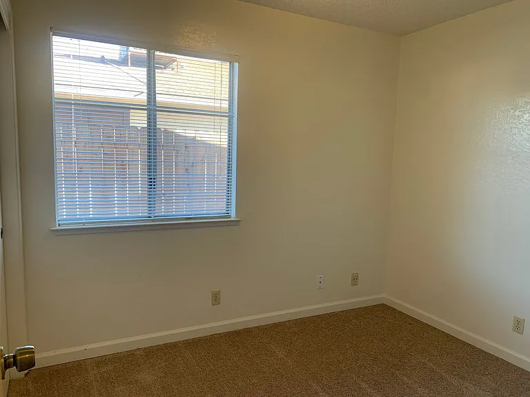 2813 Pepper Oaks Drive — Photo 8