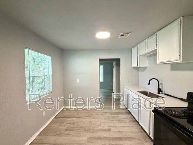 4 bed, 2.0 bath, 1604 sqft, $1,400 — Photo 4