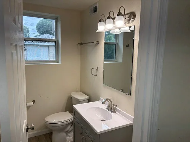 629 North 21st Street - 1/2 — Photo 2