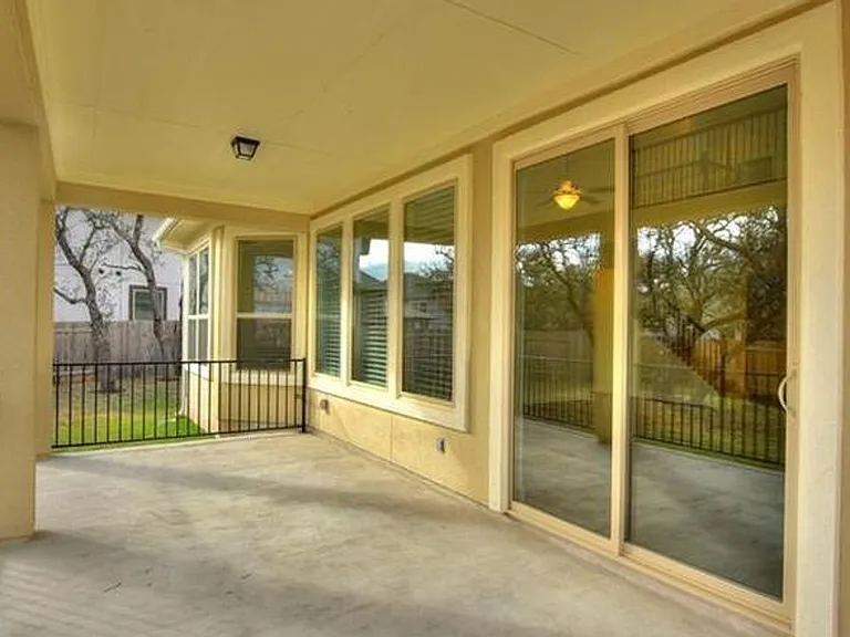 15821 Cinca Terra Dr — Photo 20
