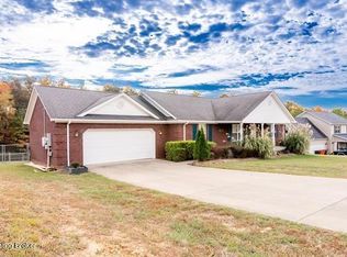 227 Berkshire Ave, Rineyville, KY 40162