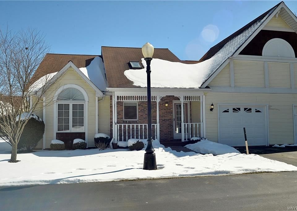 1st image of 14 Sugar Berry Ln