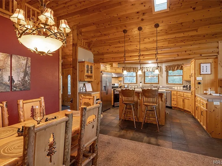 1165 Green Mountain Dr — Photo 10