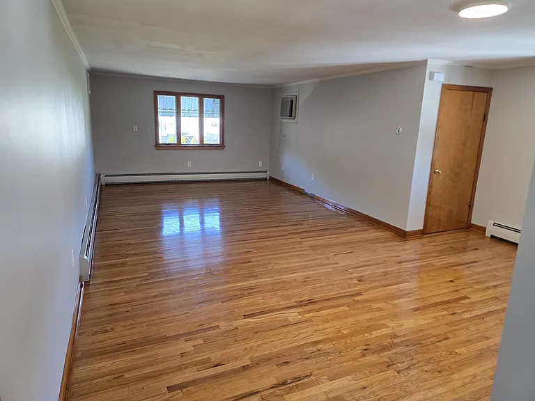 99 Round Lake Ave — Photo 3
