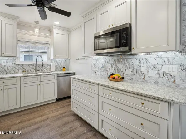 36 Pirogue Street, Toms River, NJ 08757