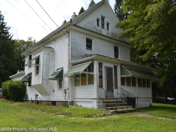 454 Main St, Gouldsboro, PA 18424