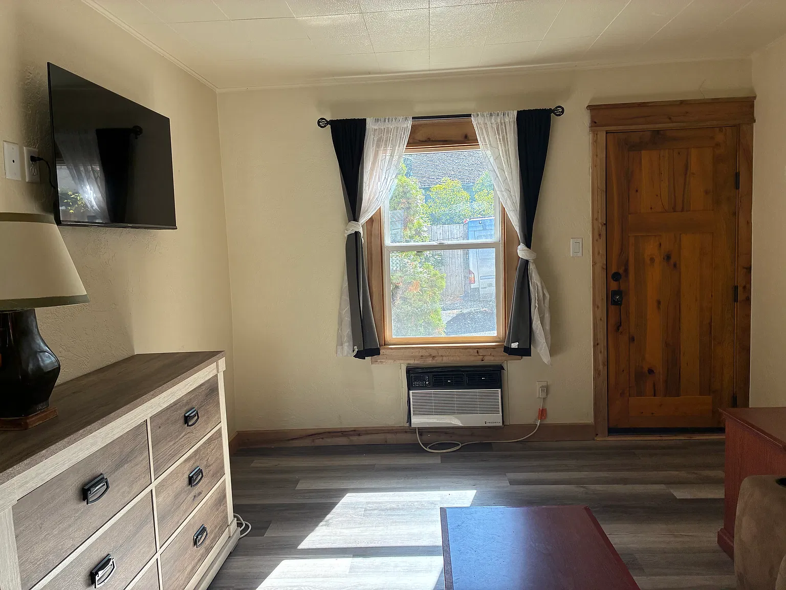 1 bed, 500 sqft, $1,650 — Photo 4