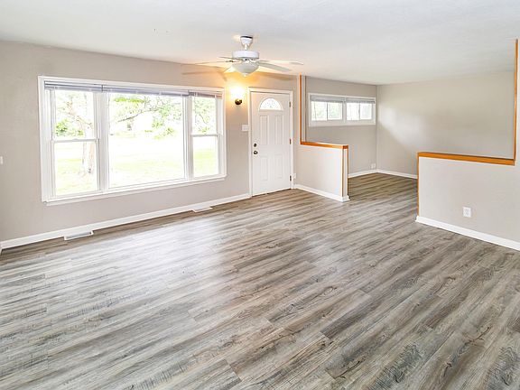 3rd image of 1750 Jeanette Ave