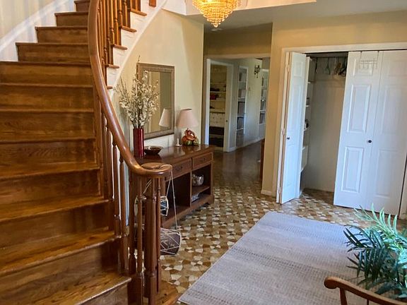 3rd image of 1328 Mettler Rd