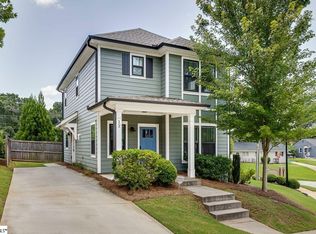 12 Greenridge Dr, Greenville, SC 29607