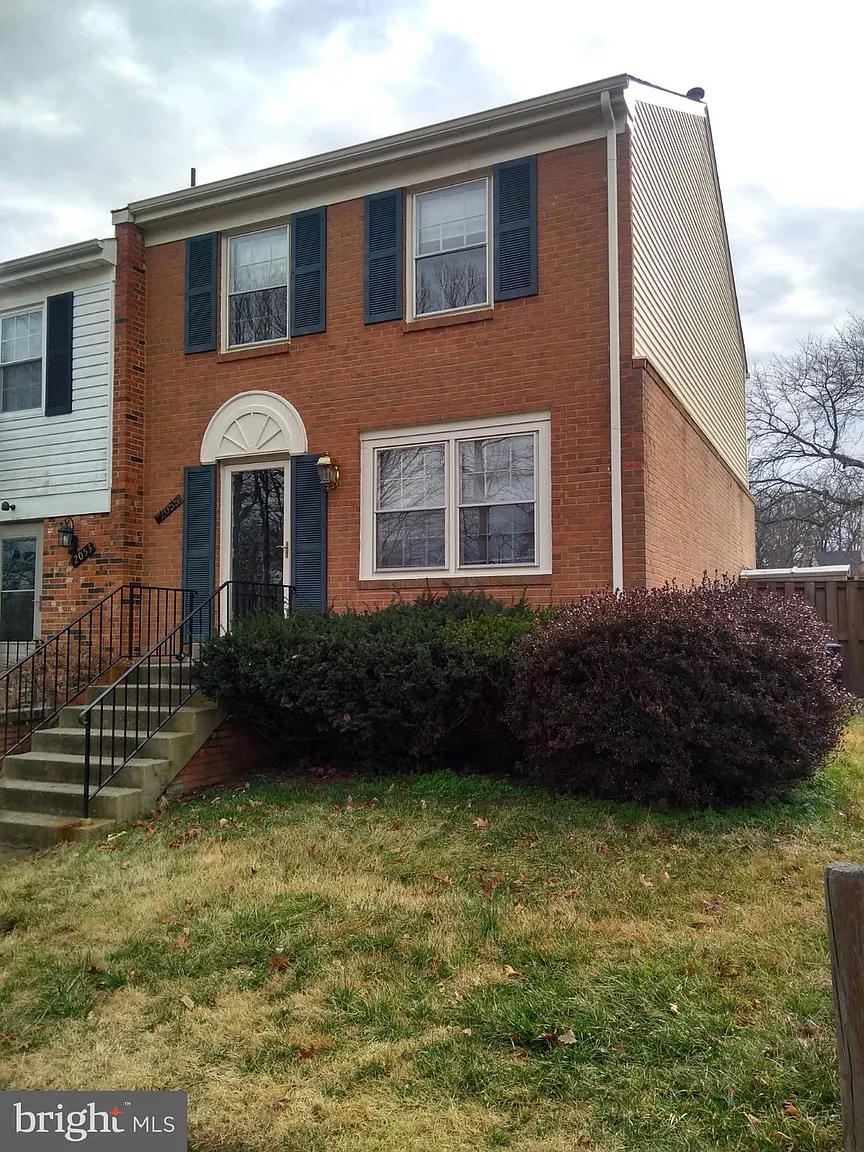 2055 Pilgrim Dr photo 1