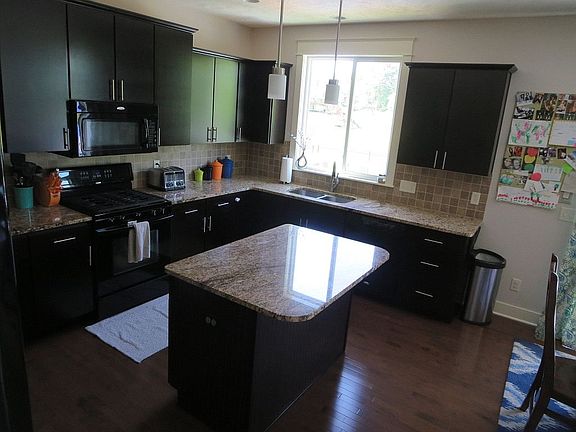 3rd image of 255 Tuckahoe Ct NE