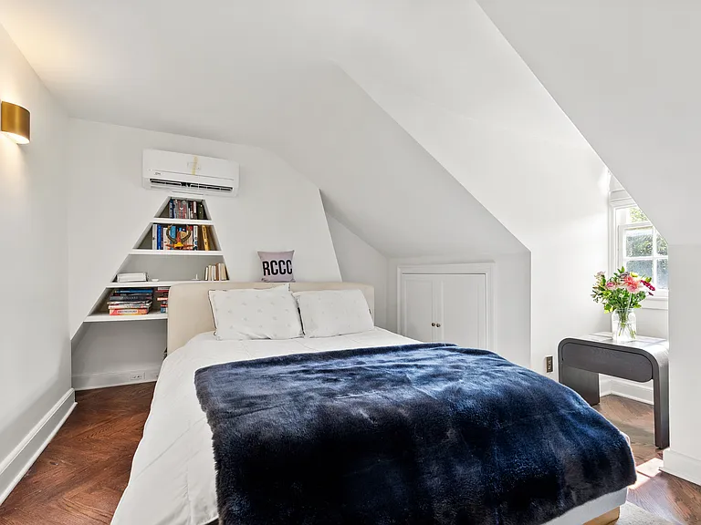 1063 Thomas Jefferson St NW — Photo 20