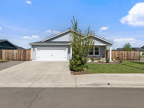 2nd image of 3949 Connor Dr