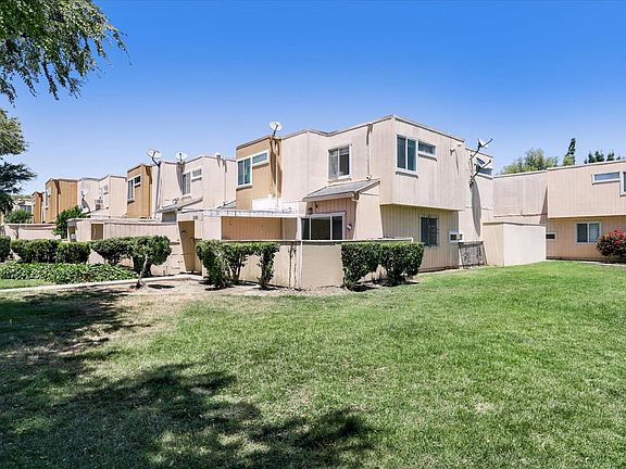 3rd image of 2141 Luz Ave