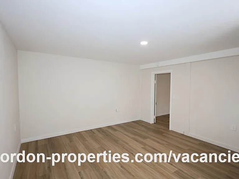 275 S 5th St #B — Photo 13