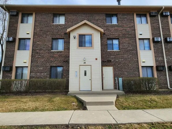 15 Cedar Ct APT 3, Vernon Hills, IL 60061