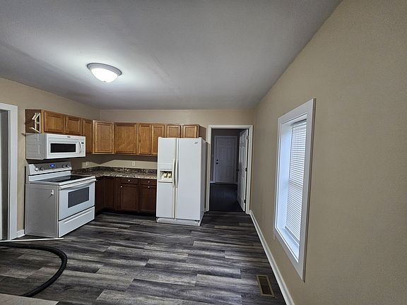 4th image of 405 Edwards Ave