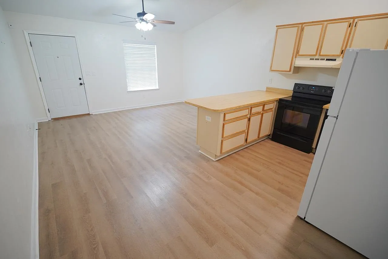 1 bed, 665 sqft, $1,000 — Photo 4