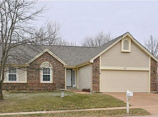 205 Oakwood Farms Ct, Ballwin, MO