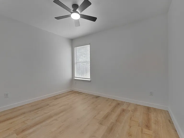 8022 Genesis Dr — Photo 12