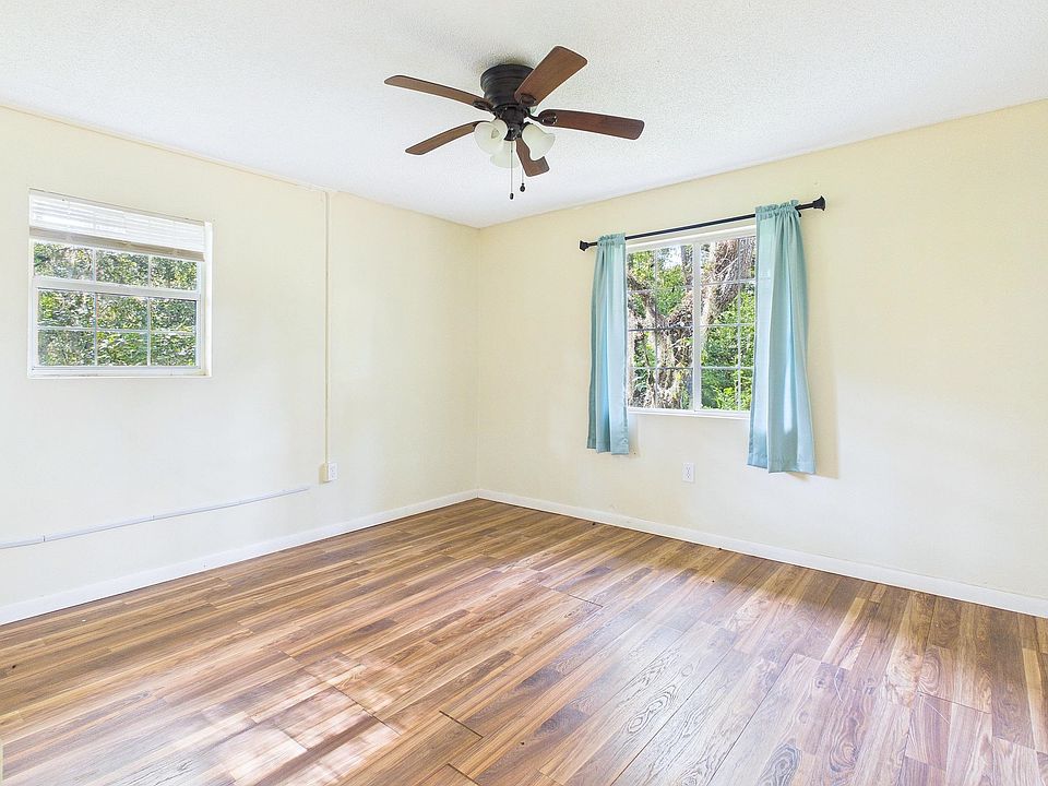 22nd image of 117 Davis Dr