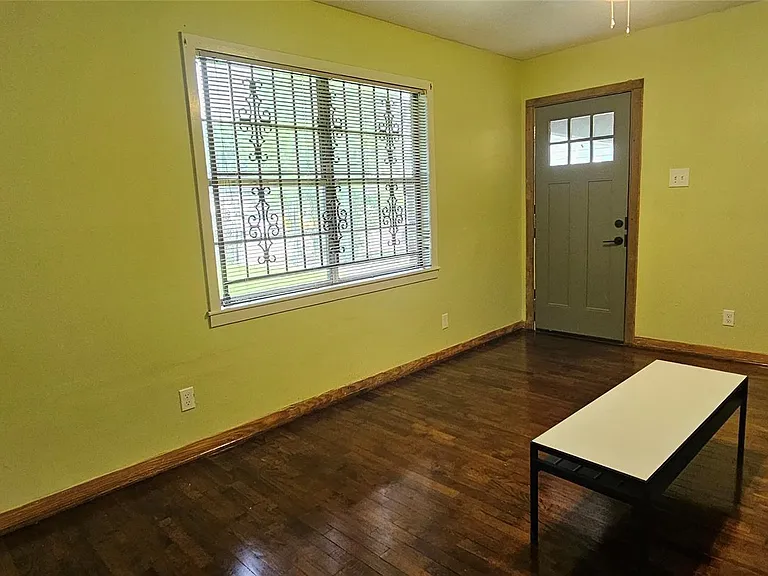 3610 Dennis St — Photo 4