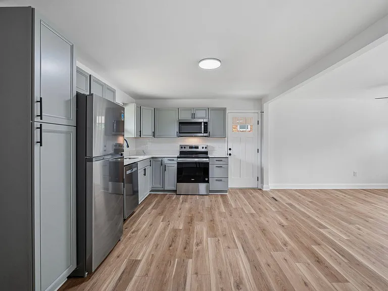 248 Lakeside Dr — Photo 10