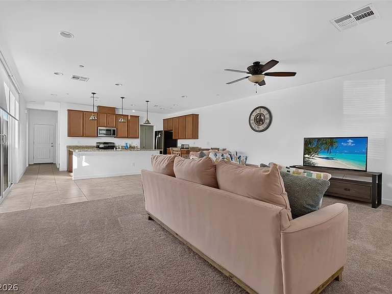 1100 E Sunset Rd — Photo 6