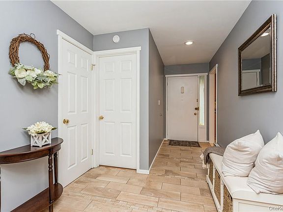 2nd image of 33 Heritage Hills #A