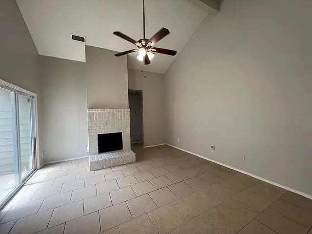 2 bed, 1.0 bath, 968 sqft, $1,595 — Photo 4