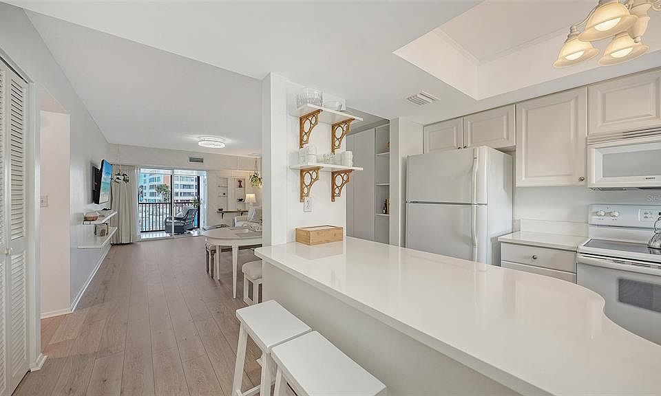 9200 Midnight Pass Rd APT 25, Sarasota, FL 34242 | MLS #A4692488