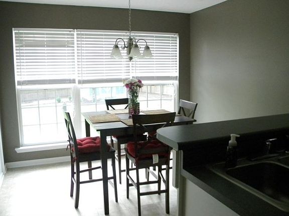 4th image of 1251 Cinnamon Dr