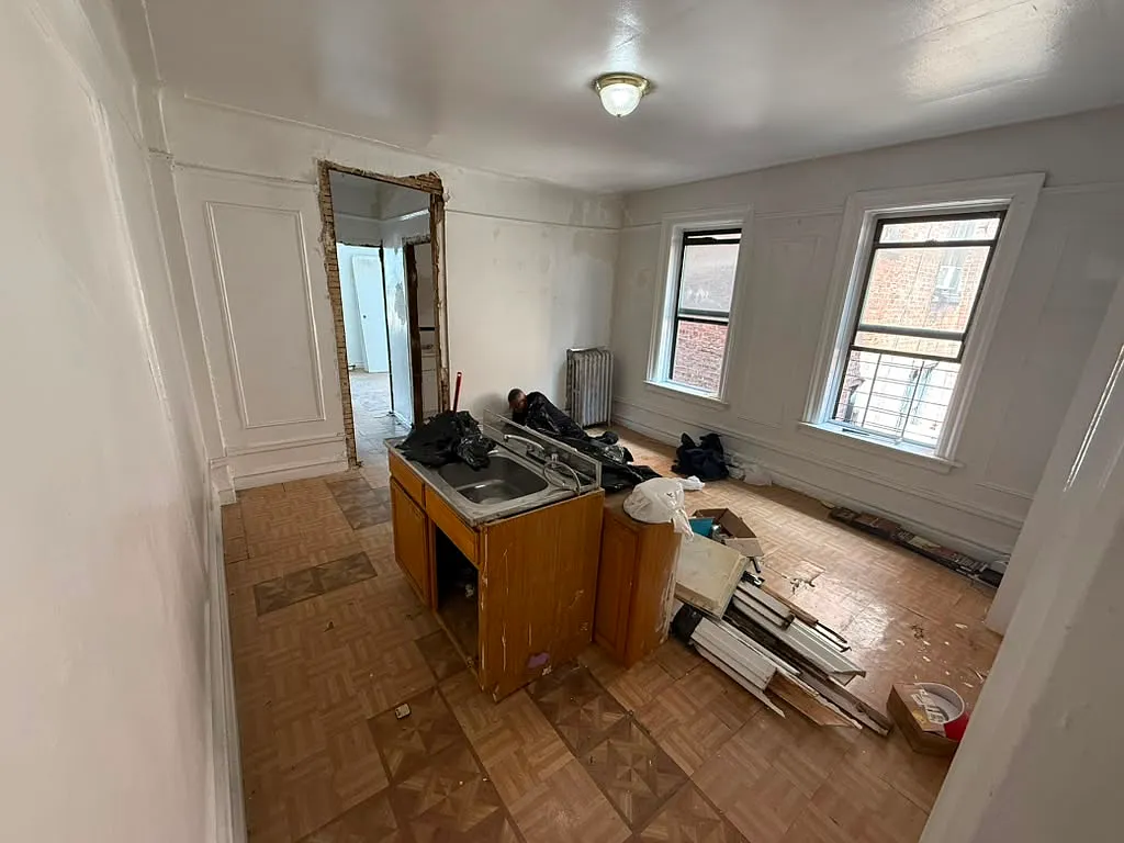 1 bed, $2,141 — Photo 2