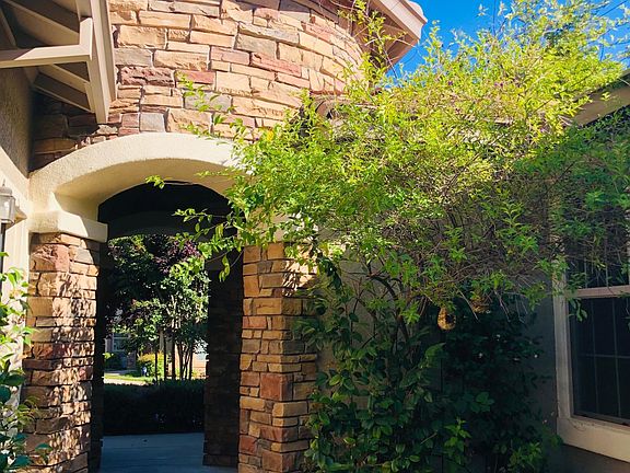 2nd image of 5060 Garlenda Dr
