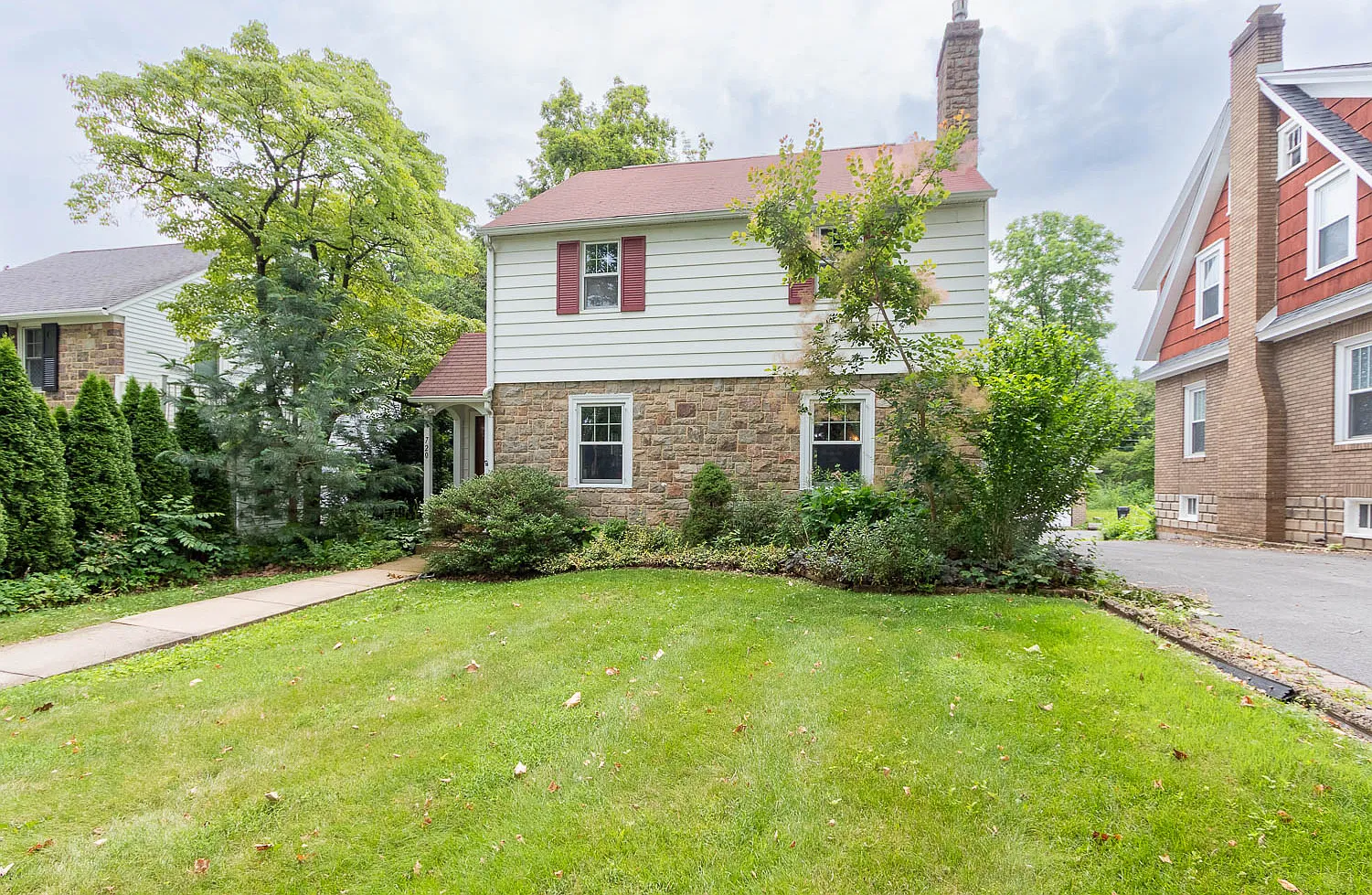 3 bed, 1.5 bath, 1900 sqft, $3,000 — Photo 2