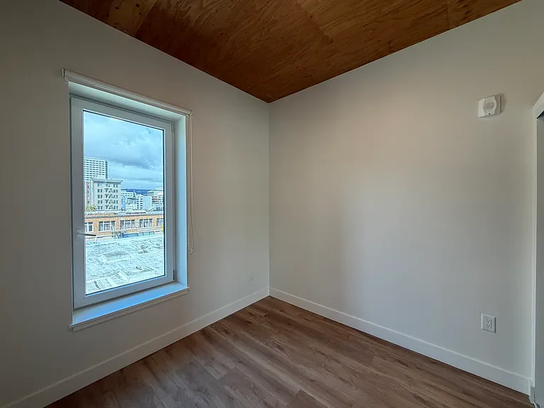12th Street Apartments — Photo 7