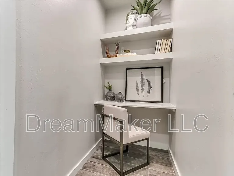 2807 Clifton Ter — Photo 31