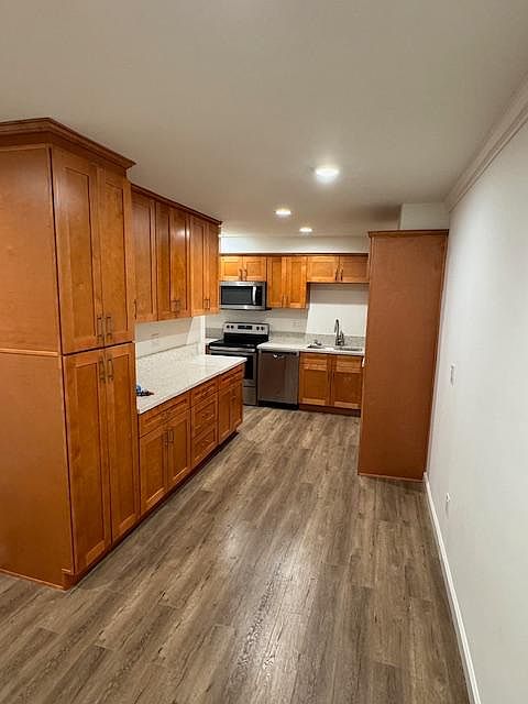 Kitchen / Eating Area