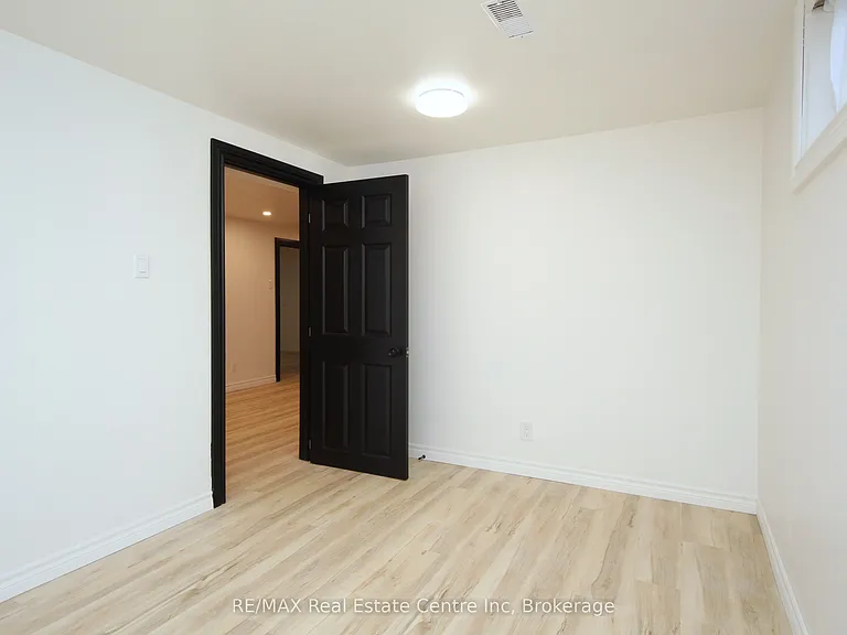 46 Talbot St #BASEMENT — Photo 9