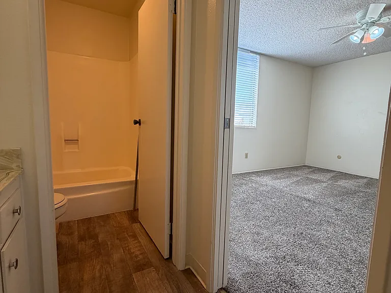 1390 Southwood Dr #B — Photo 8